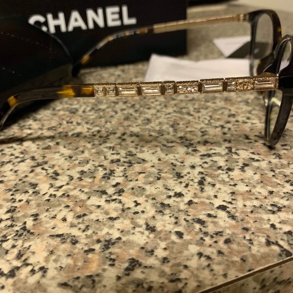 Chanel Sunglasses - Picture 5 of 8
